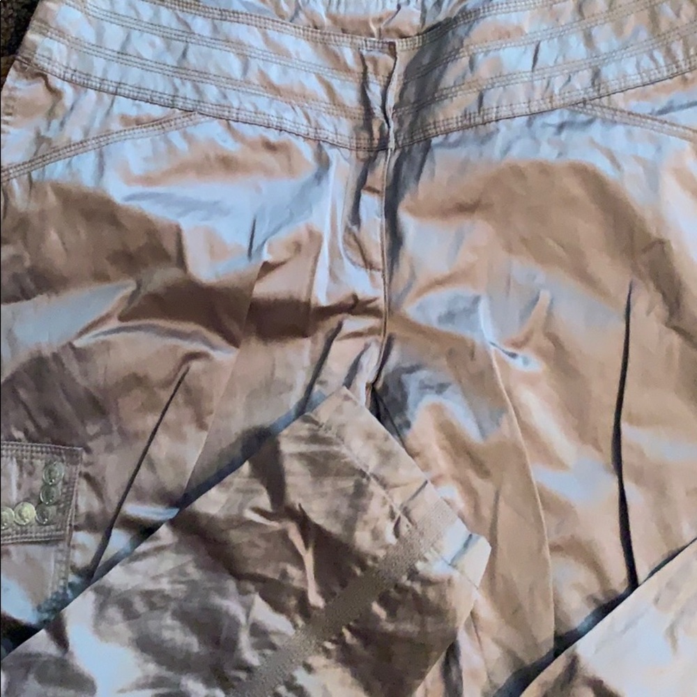 Cache satiny Capri Pants